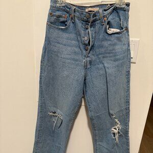 Levi's X REVOLVE Levi's Ribcage Straight Ankle in Jazz Time
